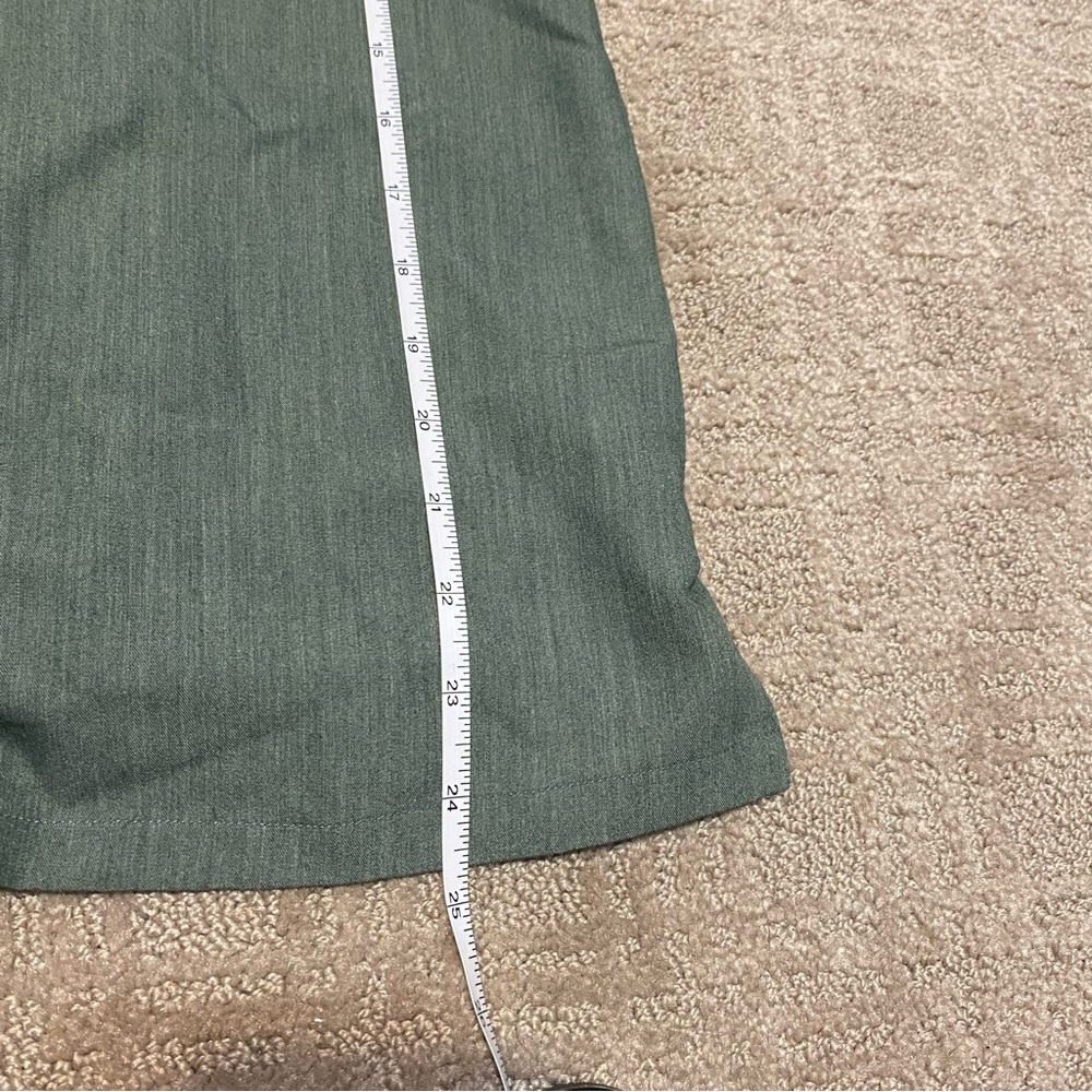 {Mandala} Scrub Set | One Pocket Top (S) & Joggers (S Petite) - Heather Olive - Picture 12 of 14
